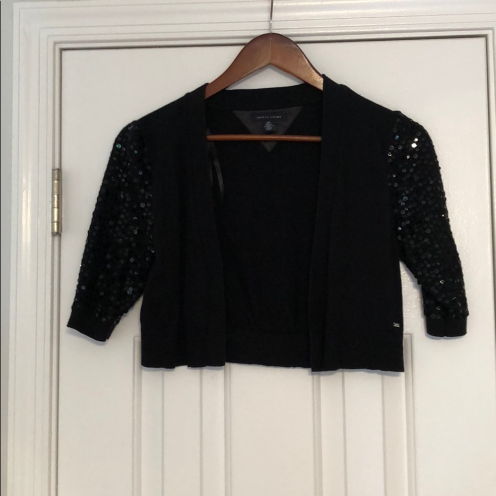 Tommy Hilfiger Cropped Sweater!